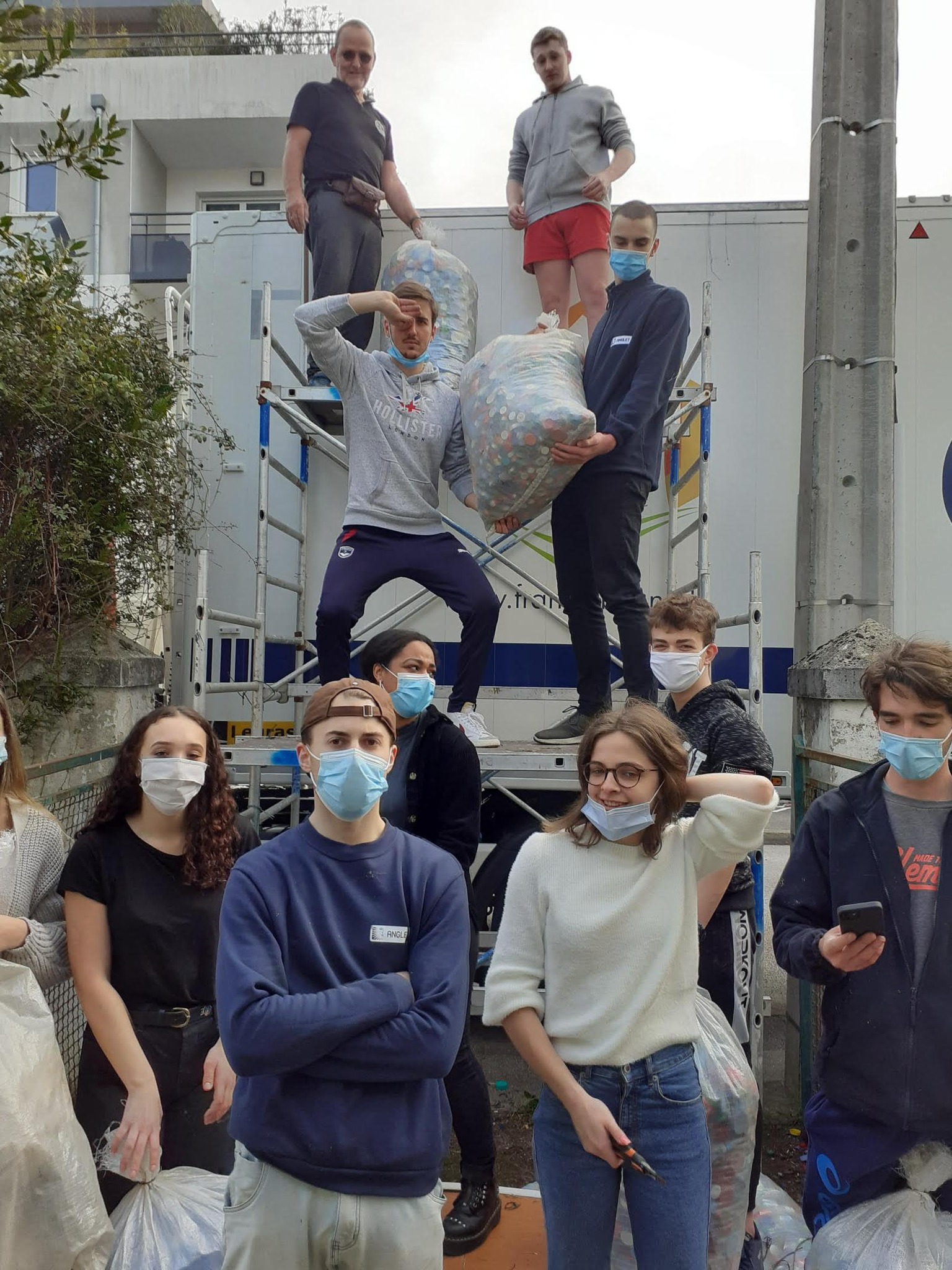 Chargement d’un camion à anglet (64)